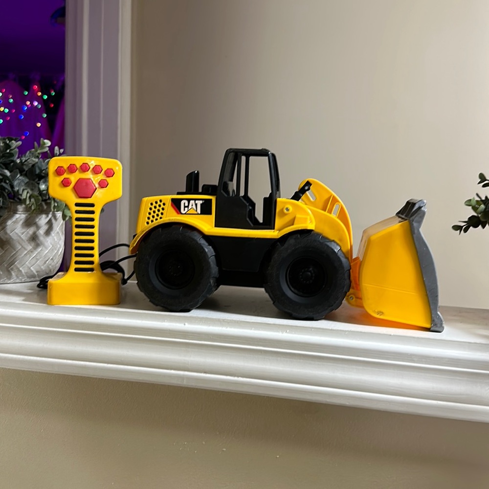 Throw Back! 1990’s CAT Job Site Machines L&S Remote Control Vehicle